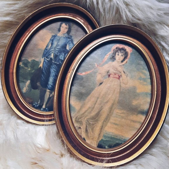 ~{Vintage}~ Victorian style print circle pictures. - Picture 3 of 6